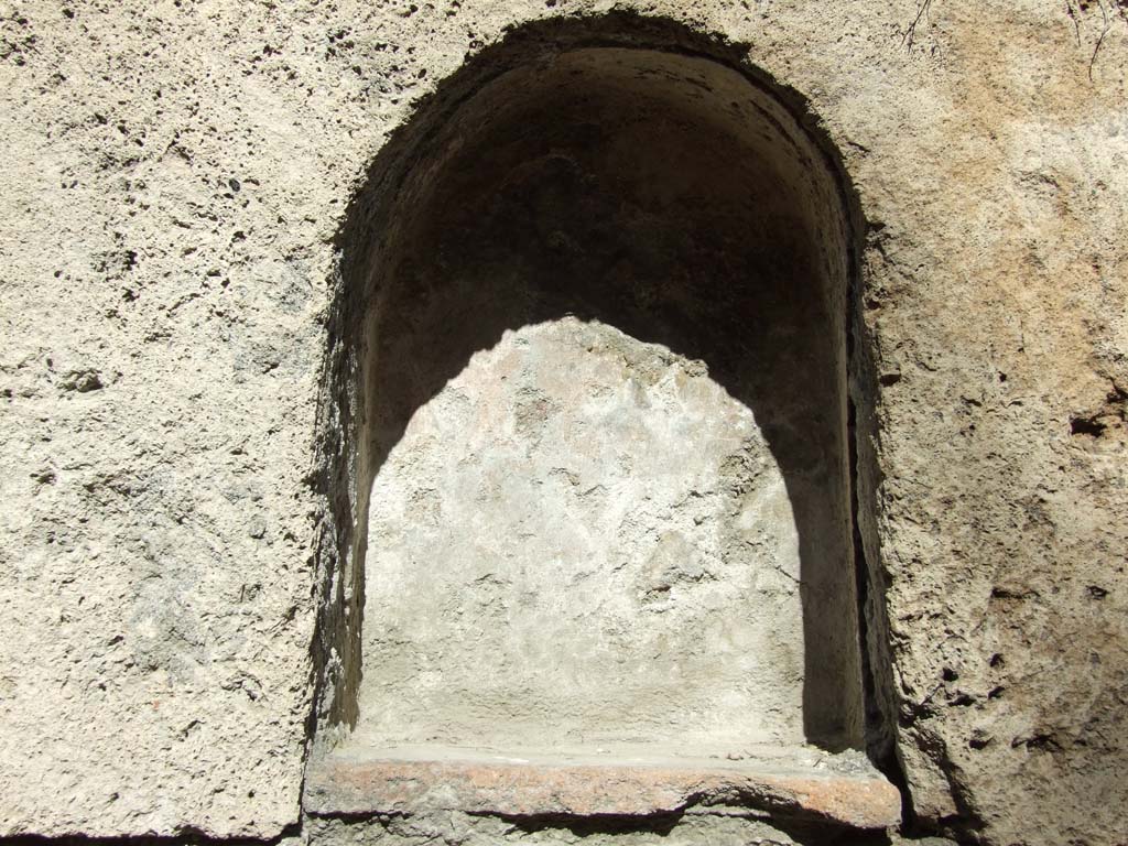 Pompeii Stabian Gate. March 2009. Upper niche on east side. 