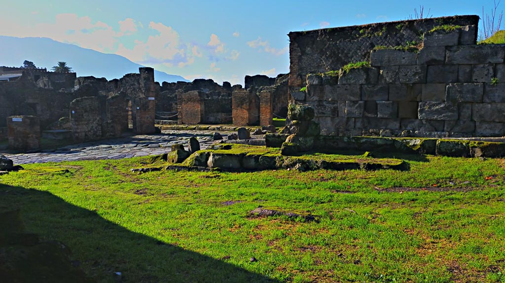 Vesuvian Gate, Pompeii. December 2019. 
Looking towards south end of Gate and junction of Via del Vesuvio and Vicolo dei Vettii. Photo courtesy of Giuseppe Ciaramella.

