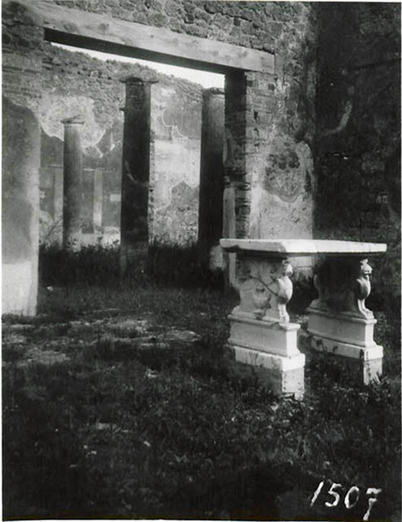 1.2.6 Pompeii. 1935 photo taken by Tatiana Warscher. Looking south-east from atrium towards peristyle.
See Warscher T., 1935. Codex Topographicus Pompeianus: Regio I.2. (no.13), Rome:DAIR, whose copyright it remains.
