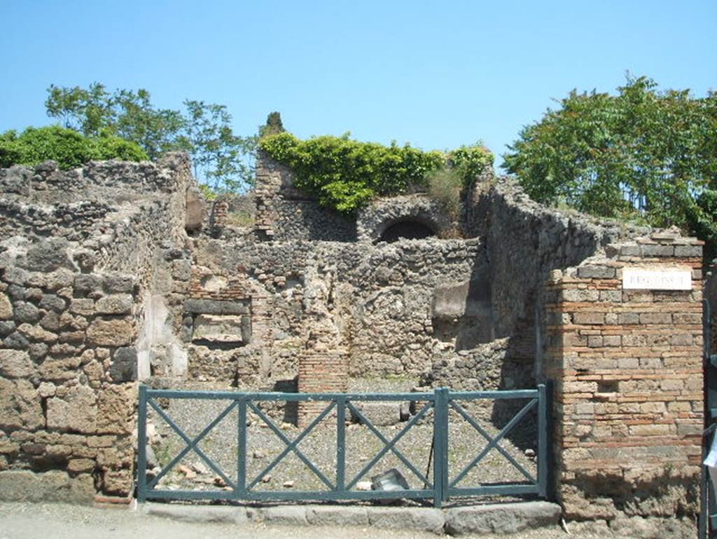 I.3.1 Pompeii. May 2005.  Looking east at entrance.