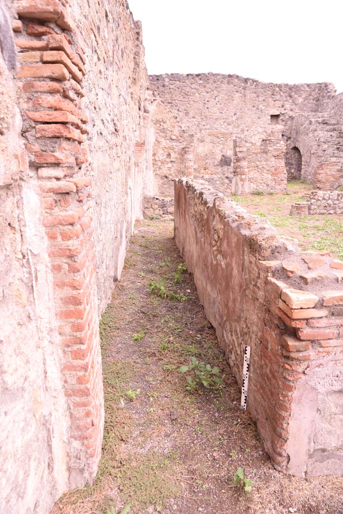 I.4.2 Pompeii. October 2019. Looking east along corridor on north side of tablinum.
Foto Tobias Busen, ERC Grant 681269 DCOR.
