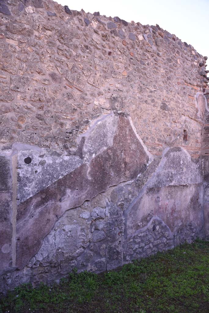 I.4.6 Pompeii. October 2019. South wall of shop room, at west end.
Foto Tobias Busen, ERC Grant 681269 DCOR.
