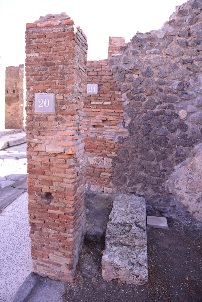 I.4.20/21 Pompeii. October 2019. Looking east in I.4.20, towards base of steps of I.4.21.
Foto Tobias Busen, ERC Grant 681269 DCOR
