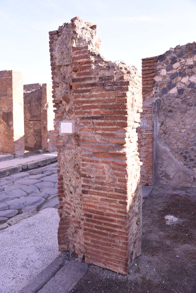 I.4.23 Pompeii. October 2019. Looking towards east side of entrance doorway.
Foto Tobias Busen, ERC Grant 681269 DCOR.
