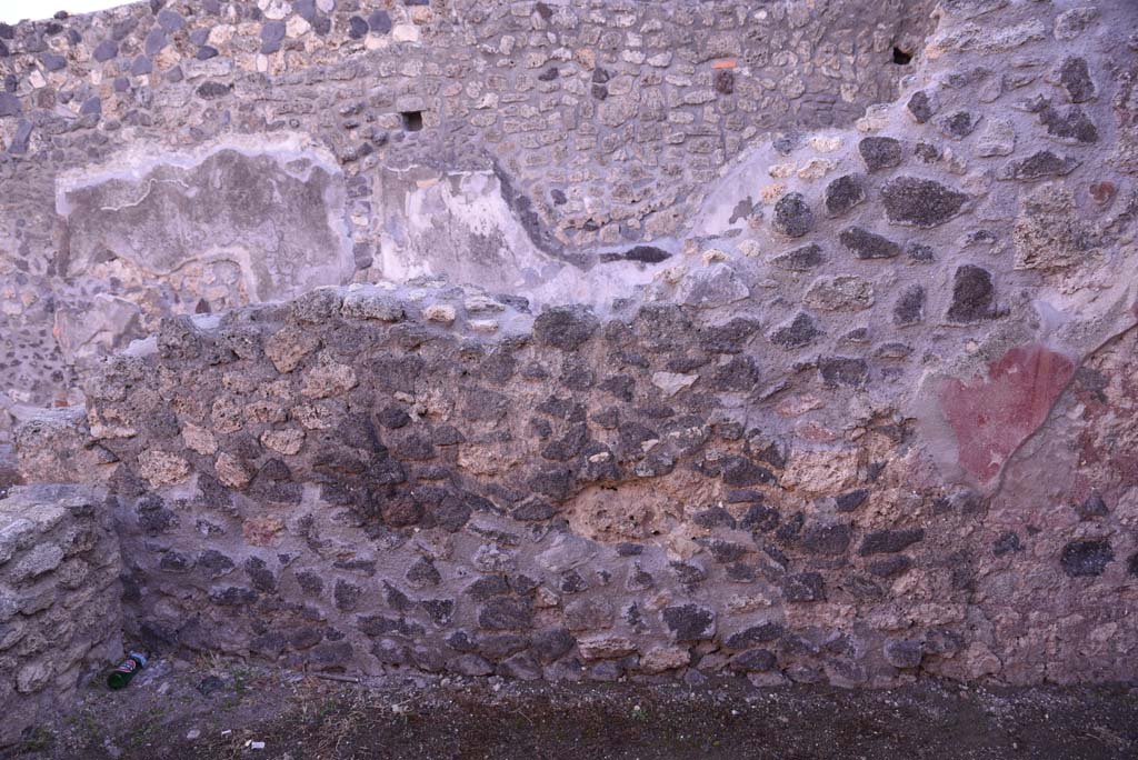 I.4.23 Pompeii. October 2019. East wall of rear room.
Foto Tobias Busen, ERC Grant 681269 DCOR.

