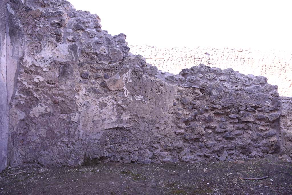 I.4.24 Pompeii. October 2019. West wall of rear room.
Foto Tobias Busen, ERC Grant 681269 DCOR.

