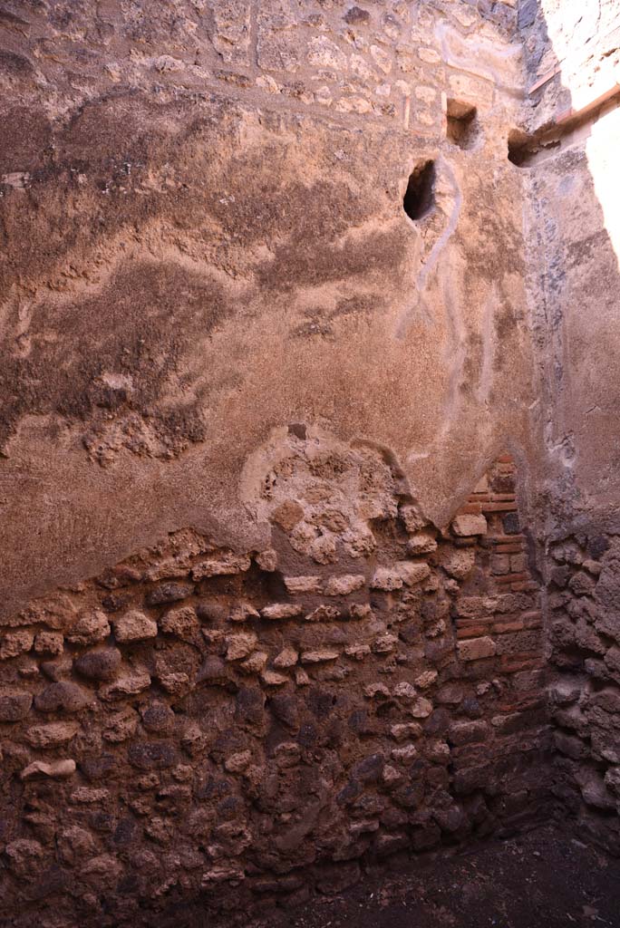 I.4.27 Pompeii. October 2019. West wall at north end.
Foto Tobias Busen, ERC Grant 681269 DCOR.
