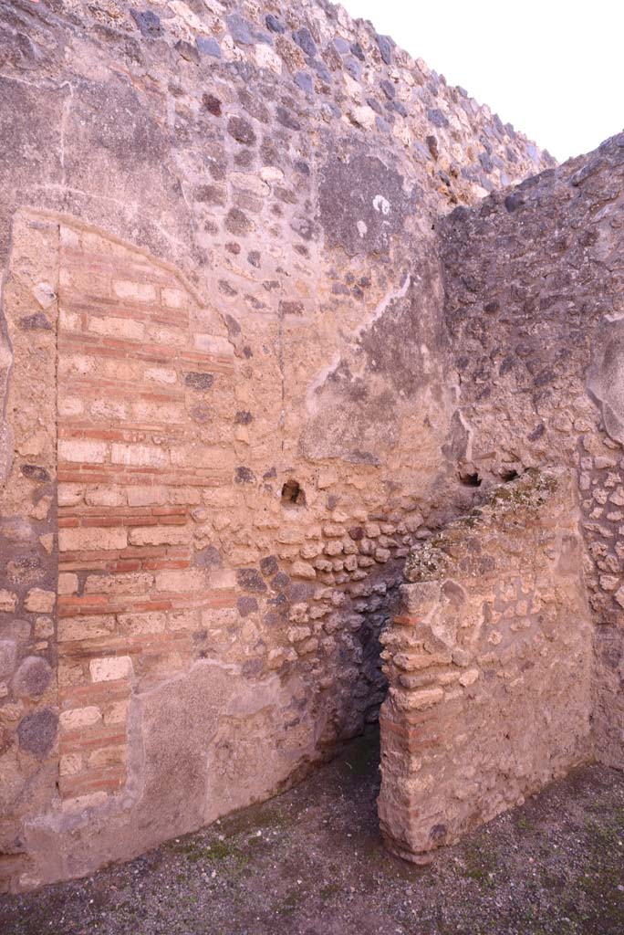 I.4.27 Pompeii. October 2019. Looking south-west towards corner with latrine.
Foto Tobias Busen, ERC Grant 681269 DCOR.
