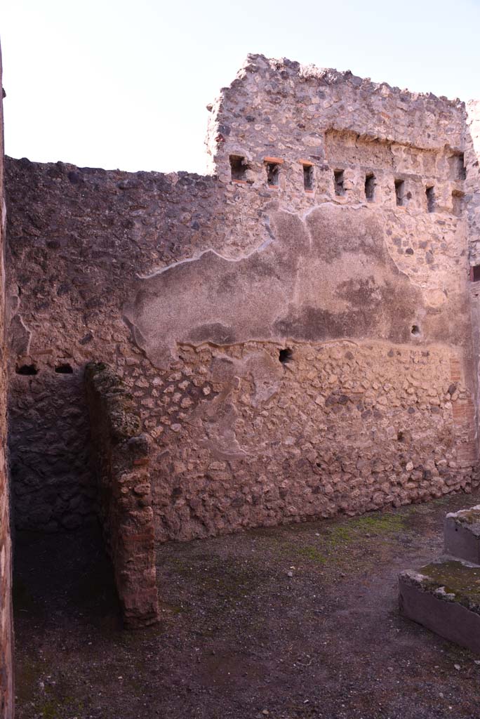 I.4.27 Pompeii. October 2019. West wall of bar or sales-room.
Foto Tobias Busen, ERC Grant 681269 DCOR.
