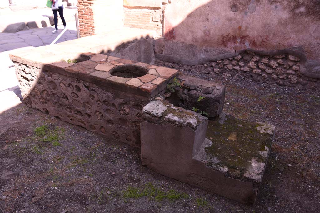 I.4.27 Pompeii. October 2019. Looking north-east to front of bar or sales-room, from rear of hearth. 
Foto Tobias Busen, ERC Grant 681269 DCOR.
