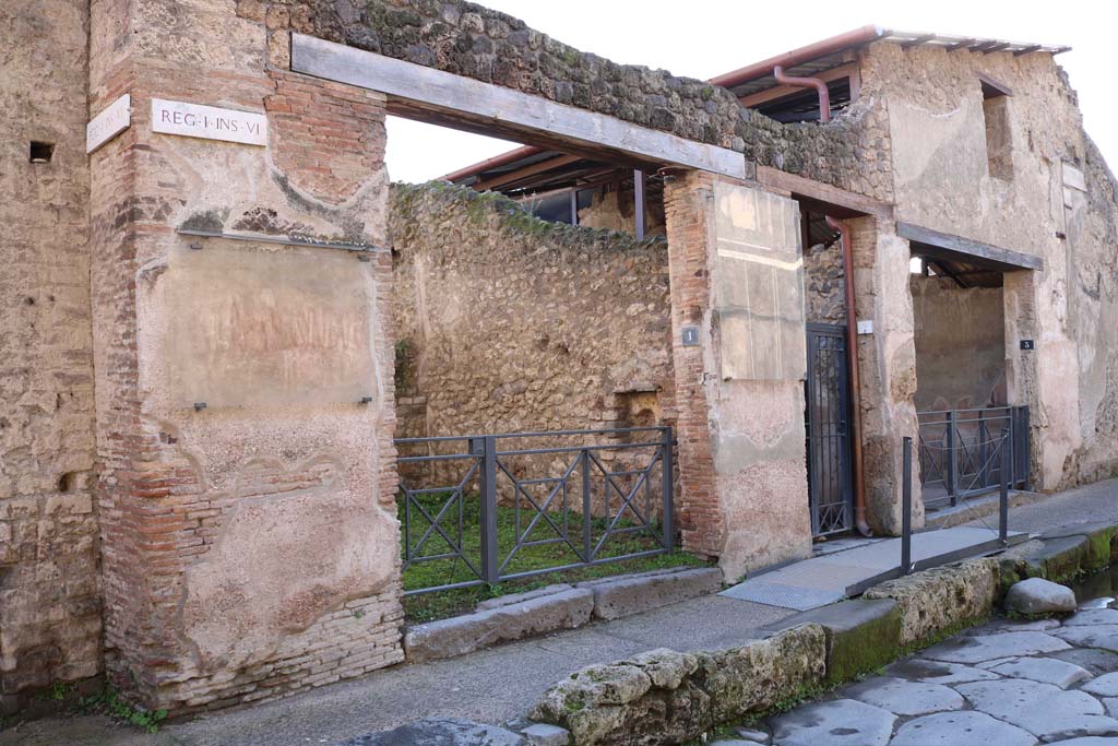 I.6.1 Pompeii. December 2018. Looking towards entrance on south side of Via dellAbbondanza. Photo courtesy of Aude Durand.
