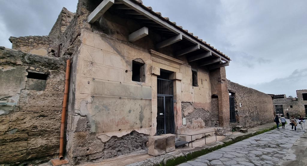 I.6.15 Pompeii. September 2018. Looking west towards entrance on Vicolo del Menandro.          
Foto Annette Haug, ERC Grant 681269 DCOR
