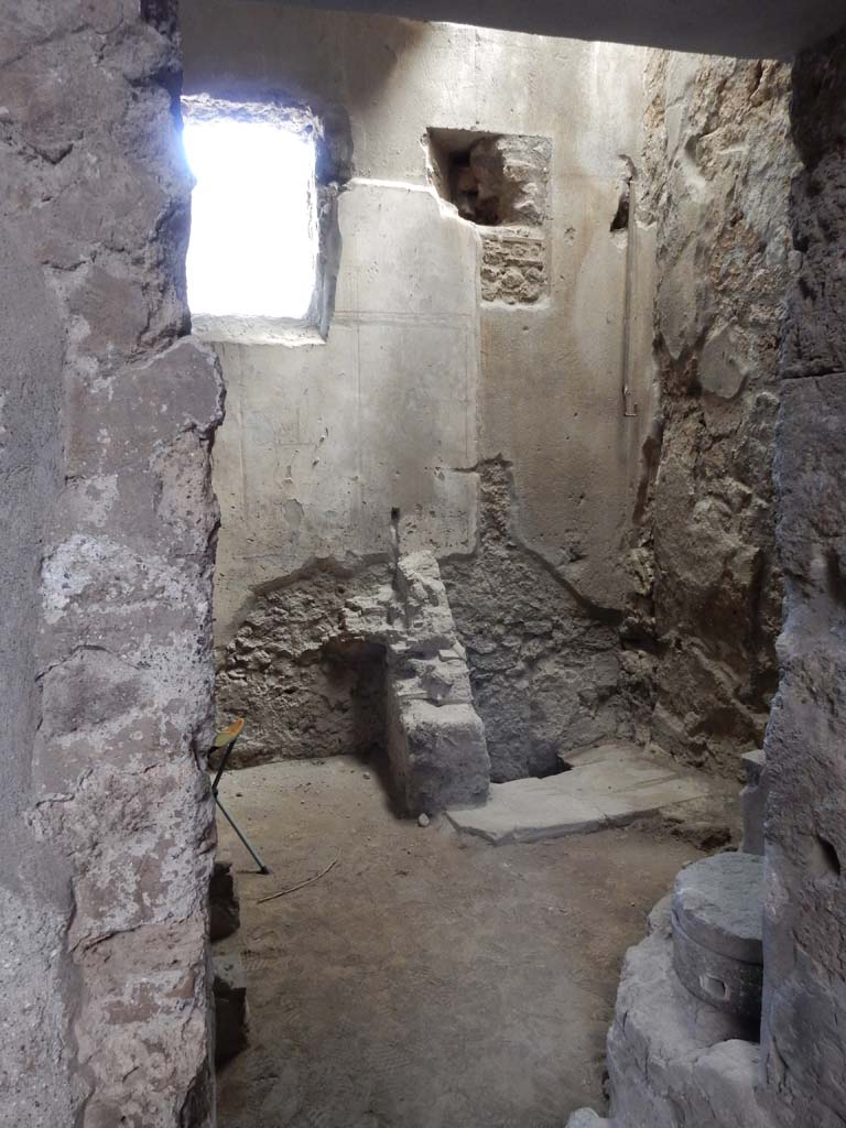 I.6.15 Pompeii. March 2019. Room 1, detail of plaster on east wall.
Foto Annette Haug, ERC Grant 681269 DCOR
