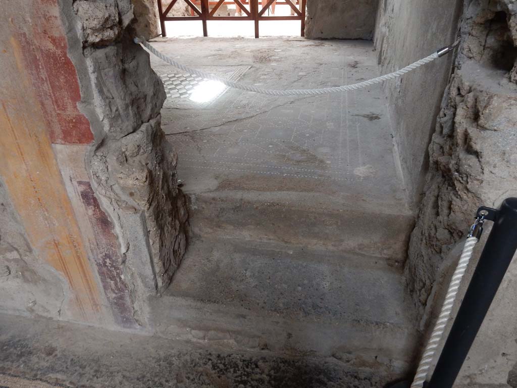 I.6.15 Pompeii. March 2019. Room 6, looking north across flooring from south-east corner.
Foto Annette Haug, ERC Grant 681269 DCOR
