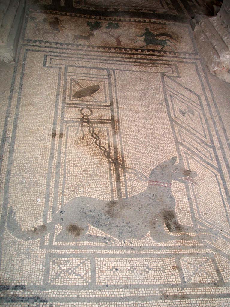 I.7.1 Pompeii. December 2004. Entrance mosaic of guard dog.