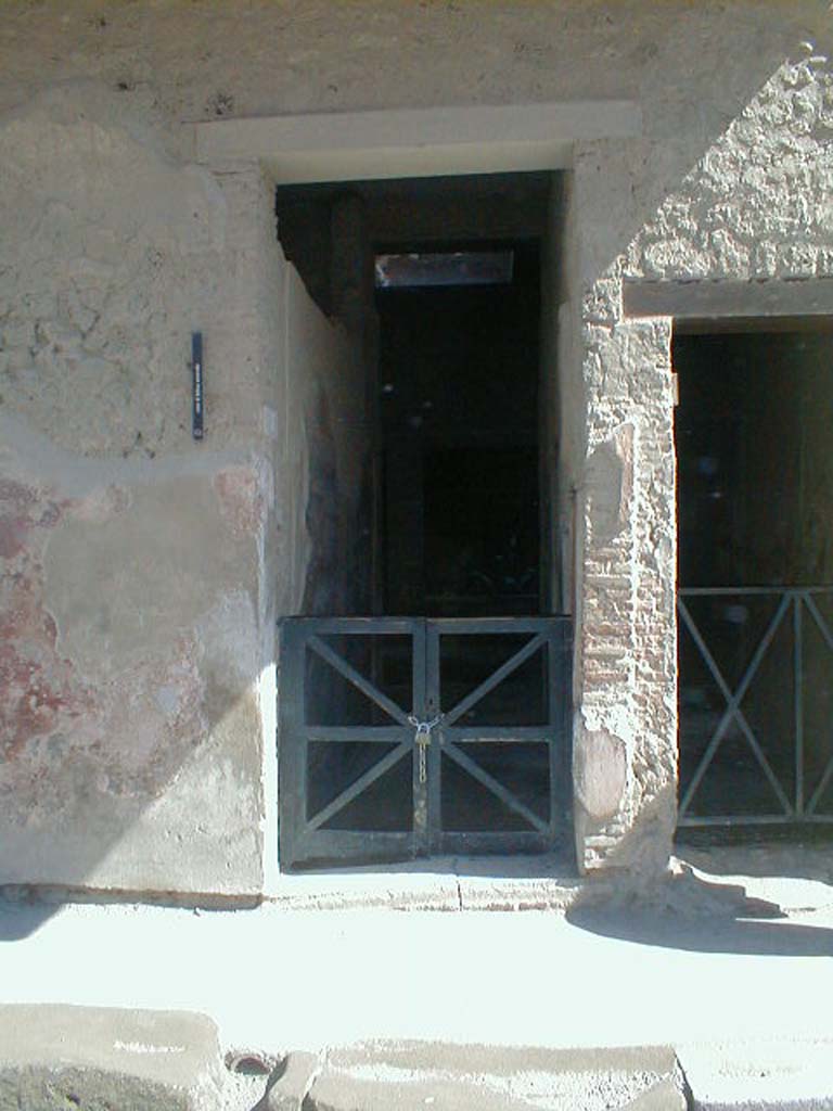 I.7.3 Pompeii. December 2005. Entrance doorway.
See Notizie degli Scavi di Antichità, 1927, (p. 7-15).
