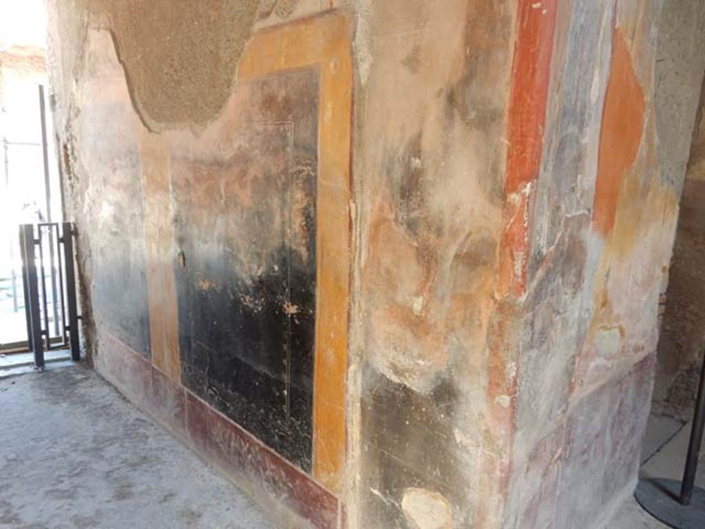 I.7.3 Pompeii. December 2005. Painting on west wall of entrance corridor.