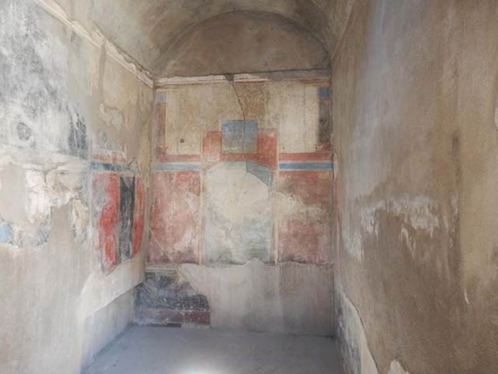 I.7.19 Pompeii. May 2017. Looking towards east wall of cubiculum.
Photo courtesy of Buzz Ferebee.
