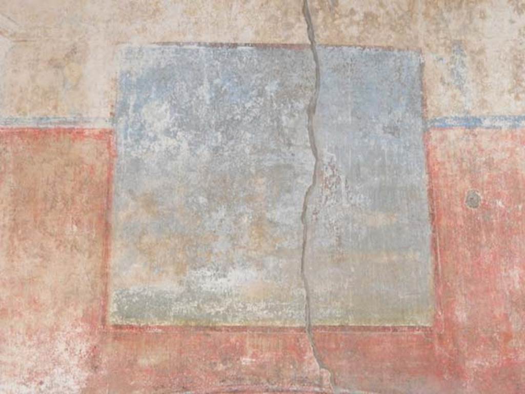 I.7.19 Pompeii. May 2017. Upper east wall of cubiculum. Remains of “a nearly square painting also pictured a landscape with a figure, probably Marsyas”, as described by Peters in Landscape in Romano-Campanian Mural Paintings (see above). Photo courtesy of Buzz Ferebee.
