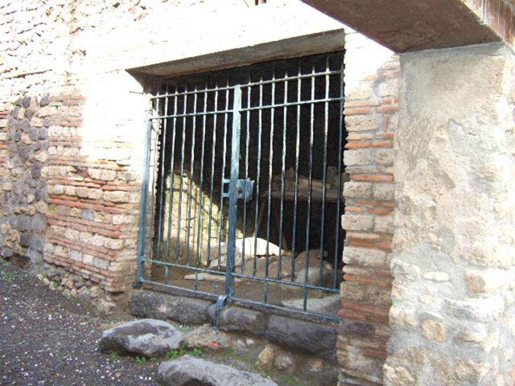 I.7.20 Pompeii. December 2005. Entrance doorway.