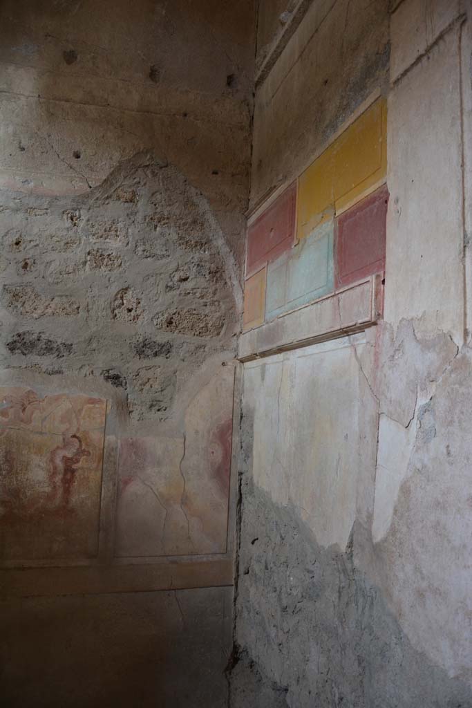 I.8.17 Pompeii. March 2019. Room 15, north-east corner of alcove.
Foto Annette Haug, ERC Grant 681269 DCOR.
