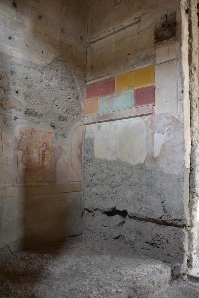 I.8.17 Pompeii. March 2019. Room 15, east wall at east end of alcove.
Foto Annette Haug, ERC Grant 681269 DCOR.
