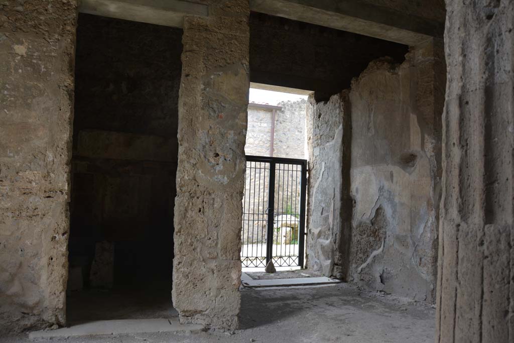 I.8.17 Pompeii. March 2019. Atrium 3, looking towards west wall with doorway to room 4, on left, and entrance corridor, centre right.
Foto Annette Haug, ERC Grant 681269 DCOR.
