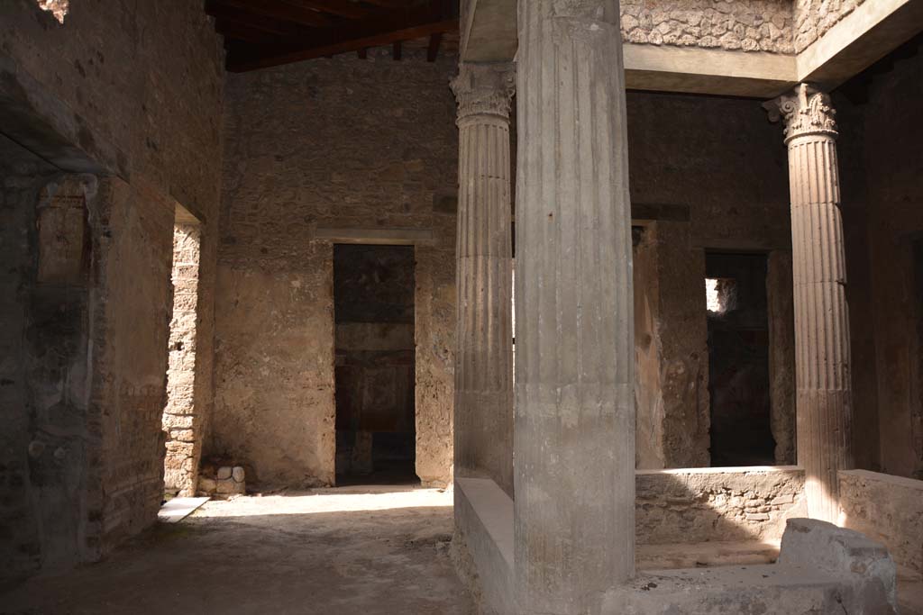 I.8.17 Pompeii. March 2019. Room 3, atrium, looking west across south side of impluvium in atrium.  
Foto Annette Haug, ERC Grant 681269 DCOR.
