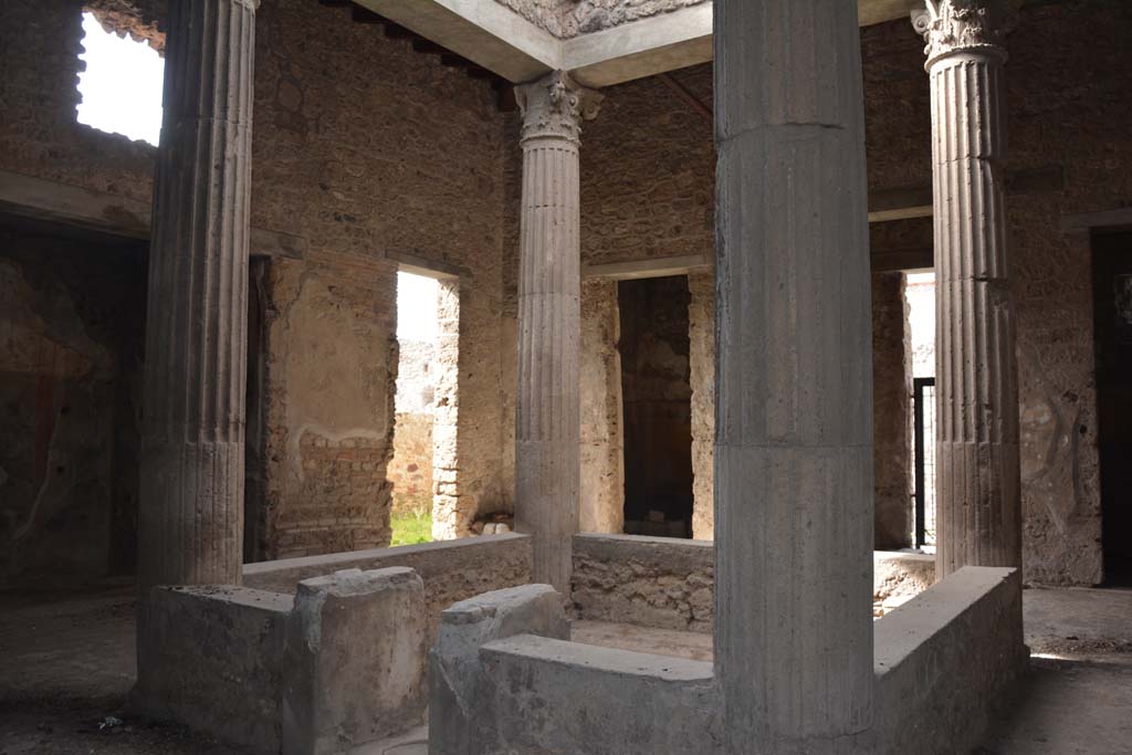 I.8.17 Pompeii. March 2019. Room 3, atrium, looking south-west across impluvium towards doorways to rooms 4 and 6. 
Foto Annette Haug, ERC Grant 681269 DCOR.
