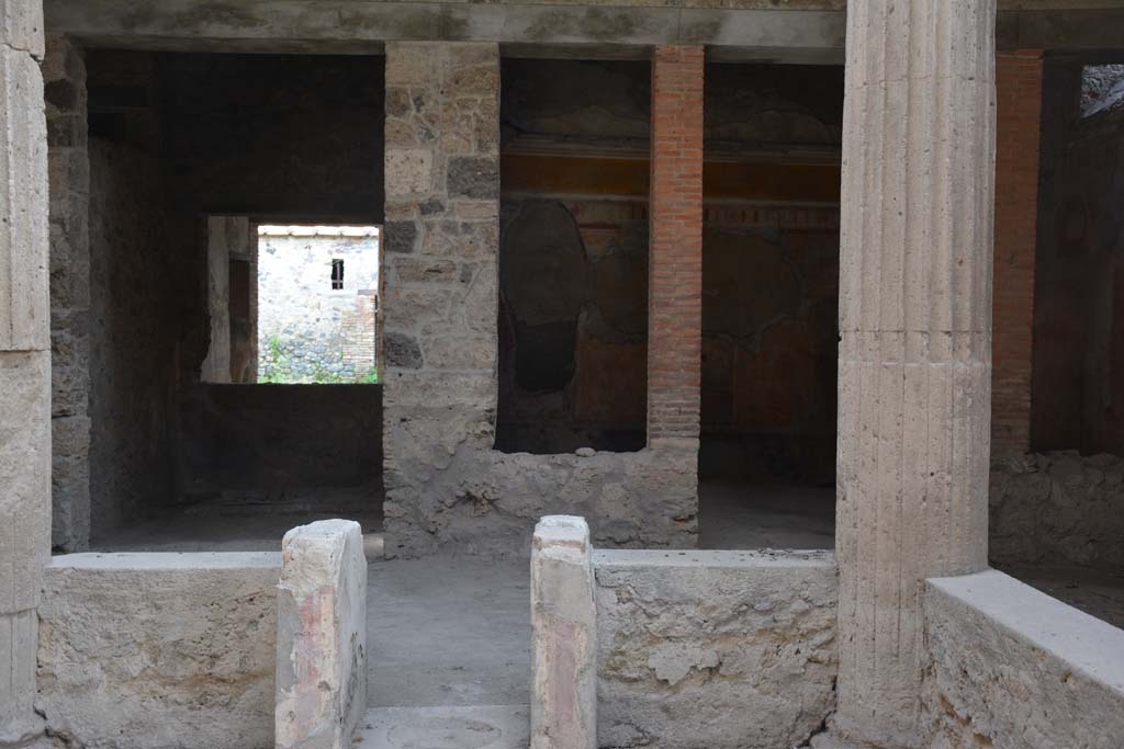 I.8.17 Pompeii. March 2019. Room 3, atrium, looking east across impluvium towards doorway to room 10 and tablinum 9.   
Foto Annette Haug, ERC Grant 681269 DCOR.
