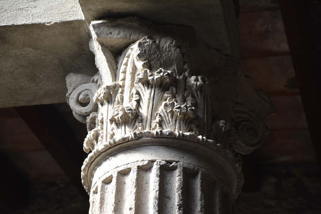 I.8.17 Pompeii. March 2019. Room 3, detail of capital at top of columns near compluvium in atrium.
Foto Annette Haug, ERC Grant 681269 DCOR.

