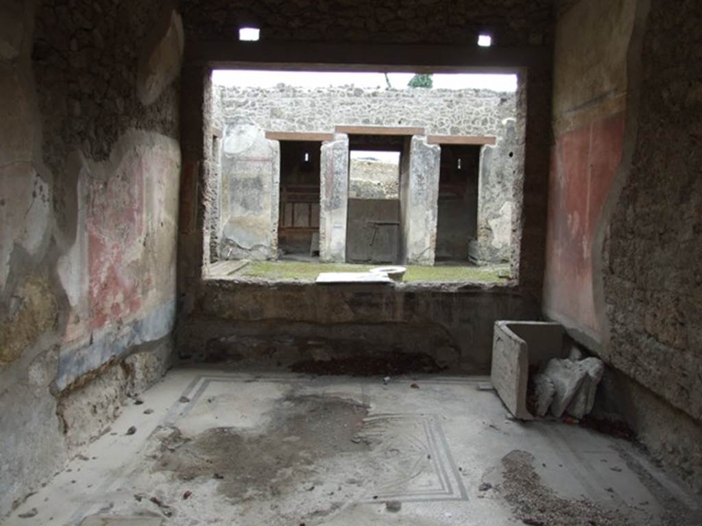 I.9.14 Pompeii. March 2009.  Room 6. Tablinum.  Looking south through window to atrium and front of house.