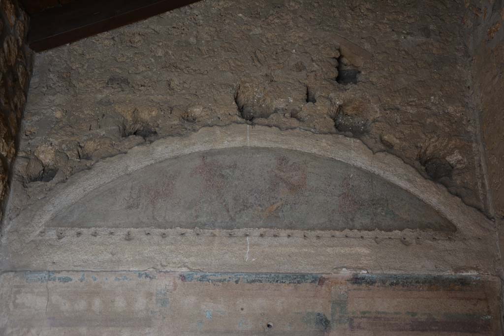 I.10.4 Pompeii. September 2019. Room 47, painted east wall.
Foto Annette Haug, ERC Grant 681269 DCOR.
