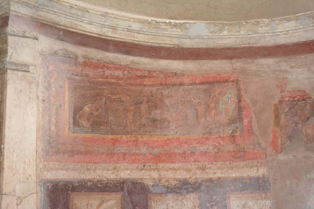 I.10.4 Pompeii. September 2019. Room 48, painted scene in semi-circular alcove.
Foto Annette Haug, ERC Grant 681269 DCOR.
