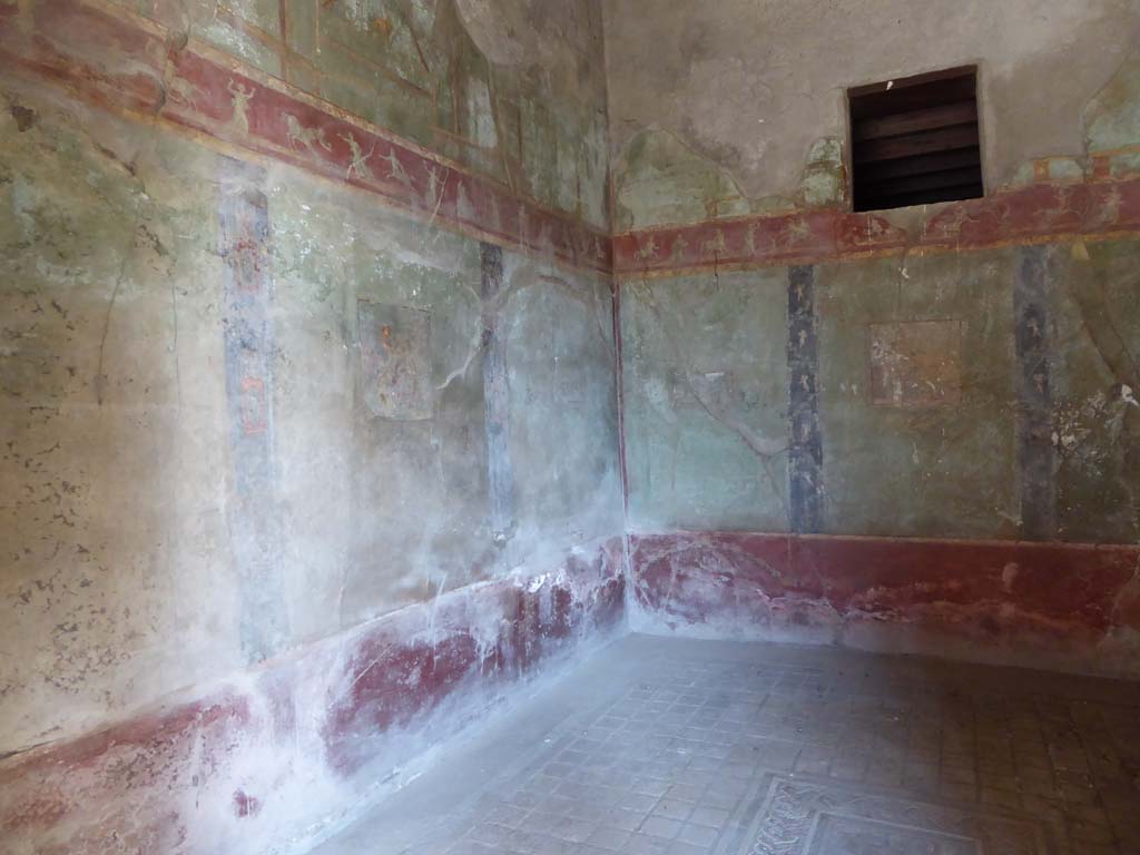 I.10.4 Pompeii. September 2017.  Room 11, looking north along west wall towards north-west corner and north wall. 
Foto Annette Haug, ERC Grant 681269 DÉCOR.
