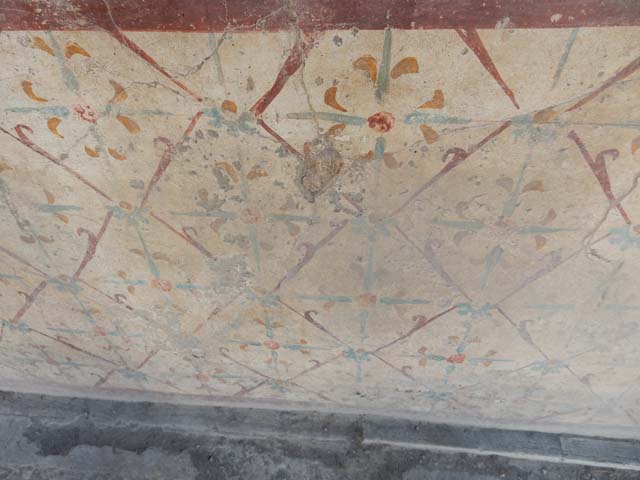 I.12.3 Pompeii, May 2018. Detail of front of counter at east end. Photo courtesy of Buzz Ferebee.