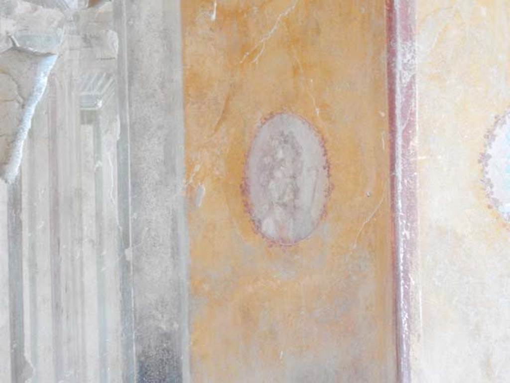 I.14.12, Pompeii. May 2018. Room 34, medallion on north wall at east end. Photo courtesy of Buzz Ferebee