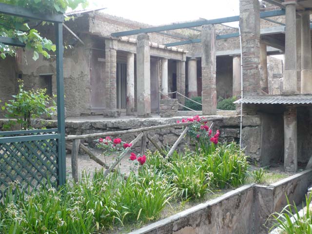 II.2.2 Pompeii. May 2011. Room “l”, garden. Looking north along west side of garden.
Photo courtesy of Buzz Ferebee.