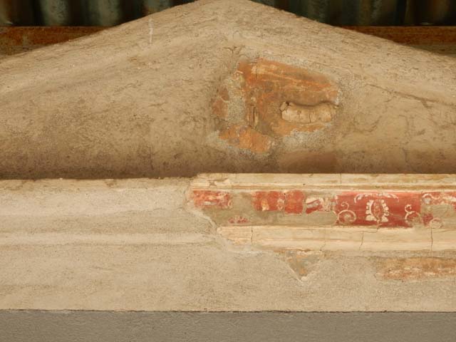II.2.2 Pompeii. May 2016. Room “l”, garden. East wall of garden.
Photo courtesy of Buzz Ferebee.