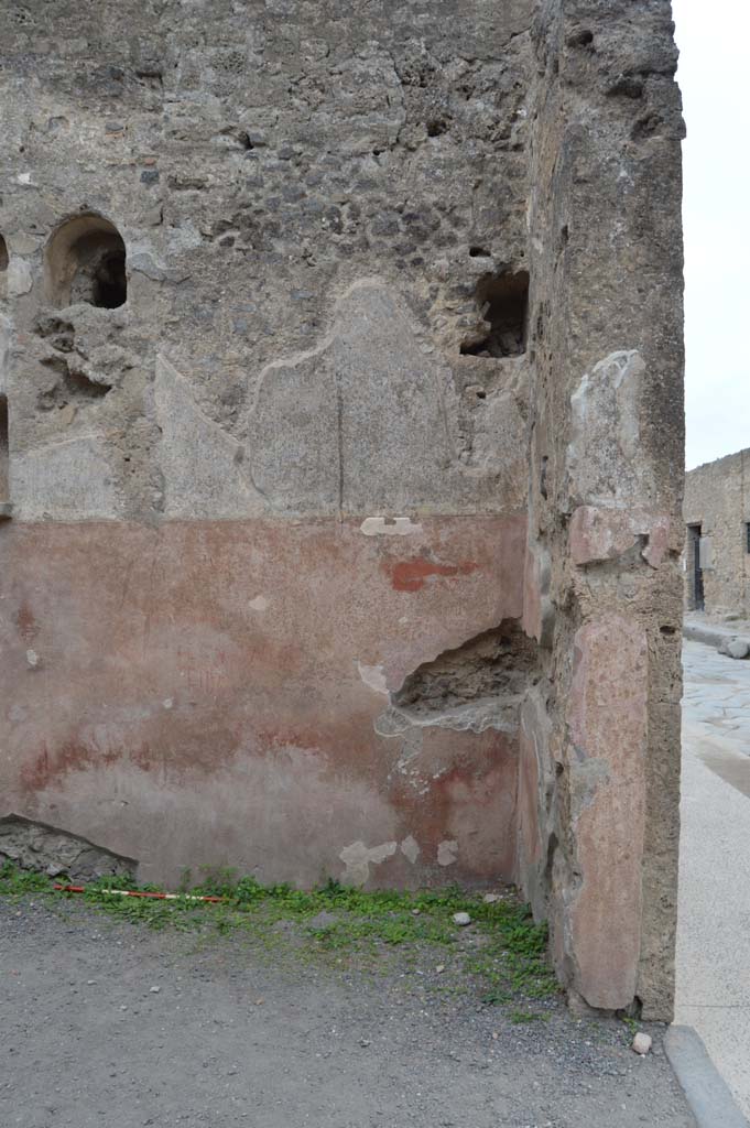 II.2.3 Pompeii. October 2017. 
Looking towards west wall in north-west corner, with entrance doorway onto Via dellAbbondanza, on right.
Foto Taylor Lauritsen, ERC Grant 681269 DCOR.
