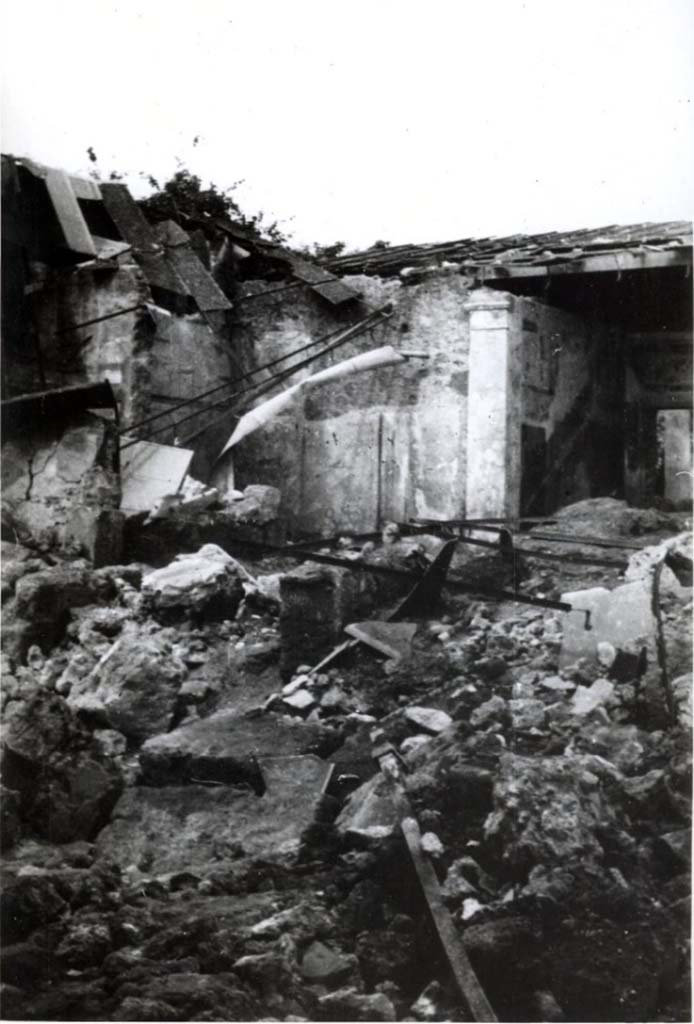 III.2.1 Pompeii. c.1943-6. Bomb damage, showing atrium looking towards tablinum.
Photo courtesy of British School at Rome Digital Collections.
See http://www.bsrdigitalcollections.it/details.aspx?ID=5610&ST=SS
