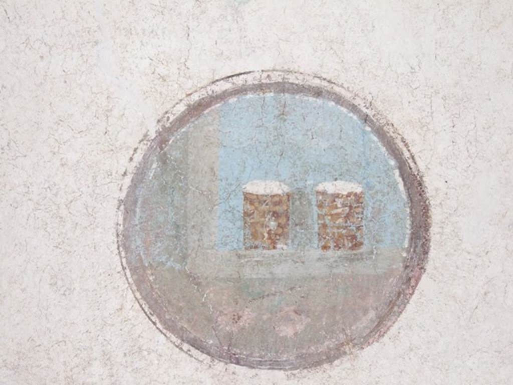 III.4.b Pompeii. March 2009. Room 5, painting in medallion on west wall of triclinium.