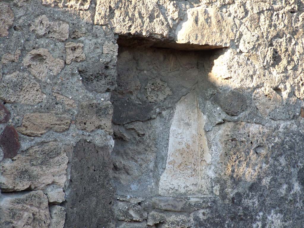 V.I.13 Pompeii. December 2006. Niche or recess in north wall.