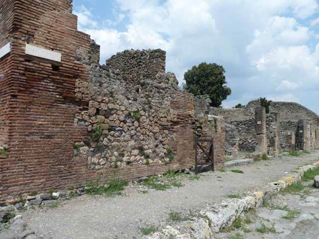 V.4.1 Pompeii. May 2010.  Entrance and faade on Via di Nola, looking east.