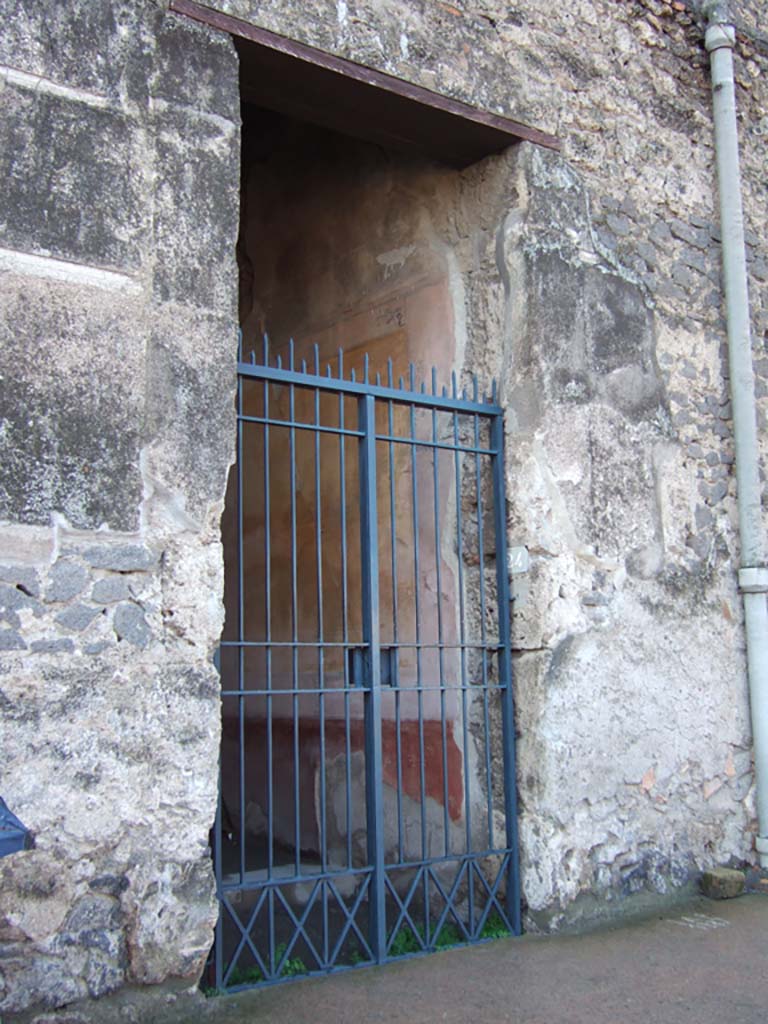 VI.8.24 Pompeii. December 2005. Entrance doorway.