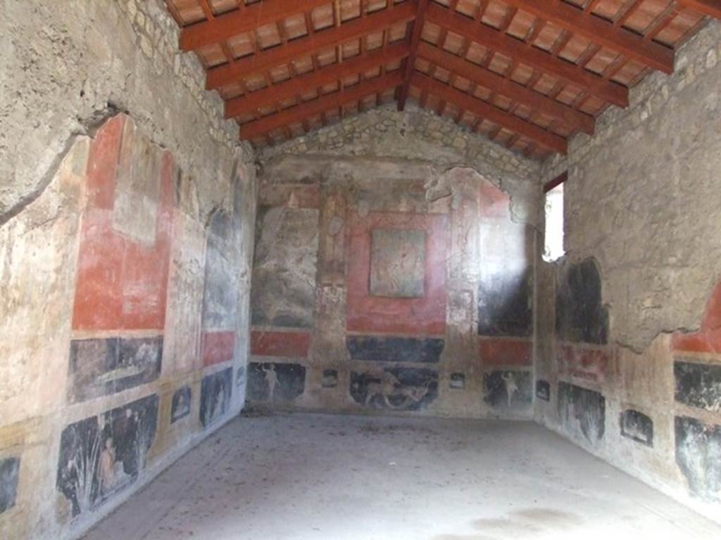 VI.9.2 Pompeii.   December 2007.  Room 27. Triclinium.