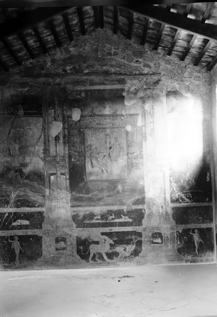 VI.9.2 Pompeii. W.597. Room 27, north wall.
Photo by Tatiana Warscher. Photo © Deutsches Archäologisches Institut, Abteilung Rom, Arkiv. 
