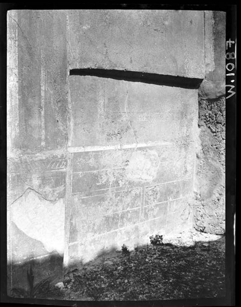 230424 Bestand-D-DAI-ROM-W.1087.jpg
VI.9.7 Pompeii. W.1087. Room 9, recess in cubiculum in north-east corner of atrium.
Photo by Tatiana Warscher. With kind permission of DAI Rome, whose copyright it remains. 
See http://arachne.uni-koeln.de/item/marbilderbestand/230424 
