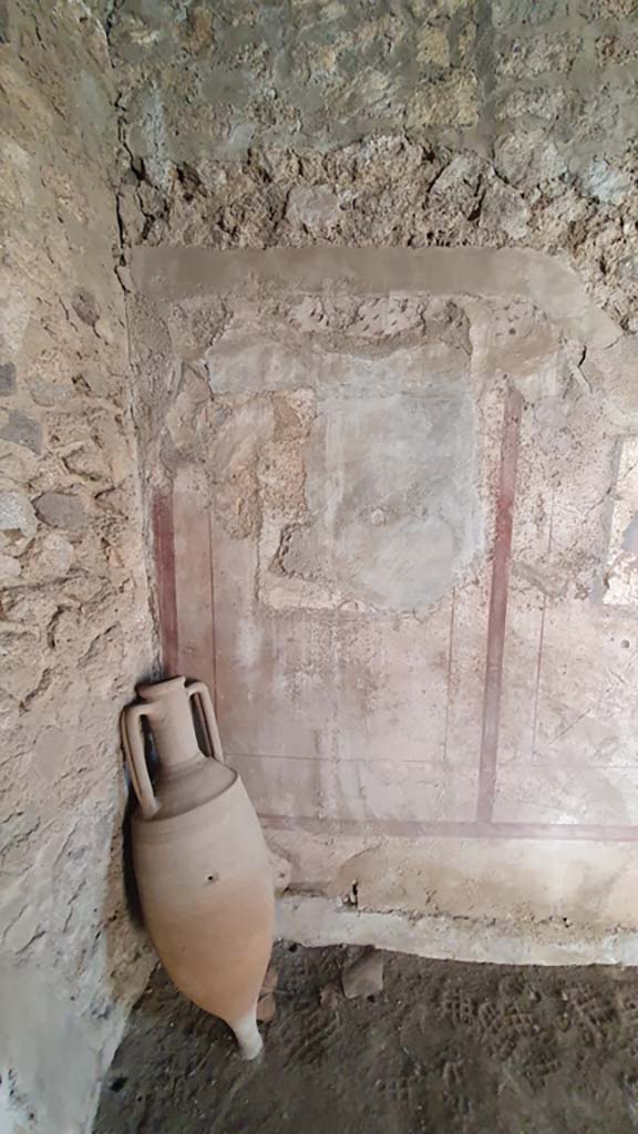 VI.10.19 Pompeii. July 2021. Fresco on south wall at east end.
Foto Annette Haug, ERC Grant 681269 DÉCOR.
