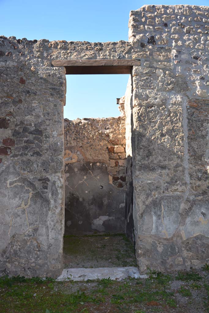 VI.11.10 Pompeii. October 2017. Doorway to room 28 in south-west corner of atrium.
Foto Annette Haug, ERC Grant 681269 DCOR
